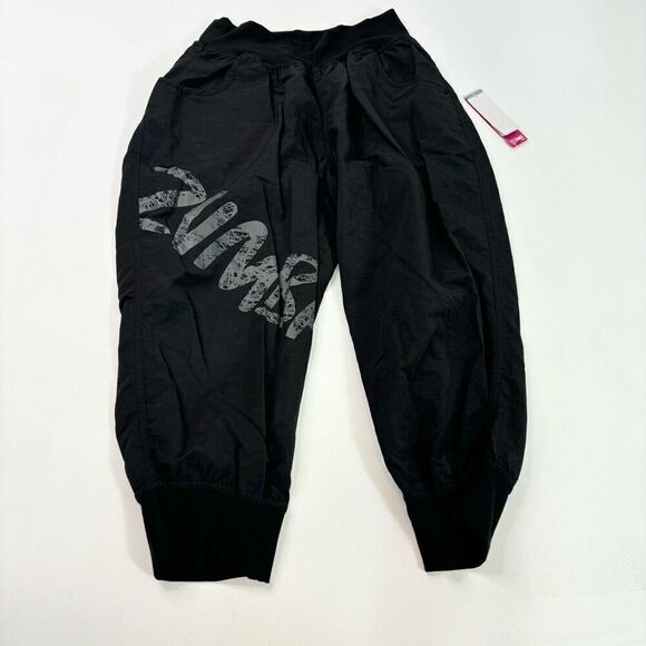 Zumba Pants Womens Medium Solid Black Feelin' It Cargo Capris NWT Activewear - Picture 1 of 9